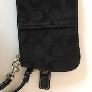 Coach Corner Zip Classic Black Wrislet